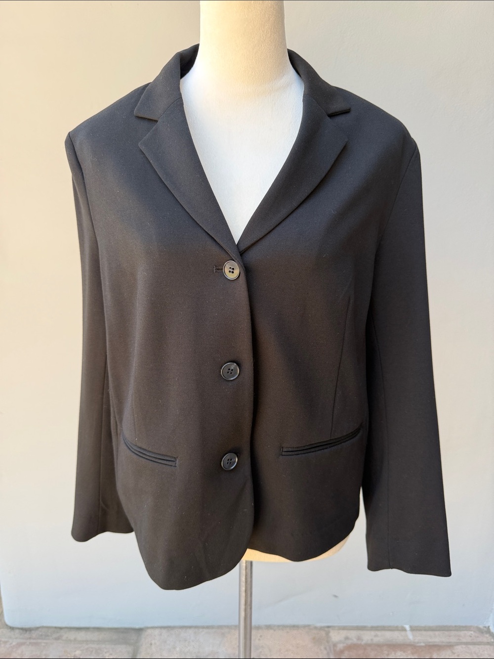 H&M Black Women's Blazer Jacket - Tailored Three-Button Design Size Large L